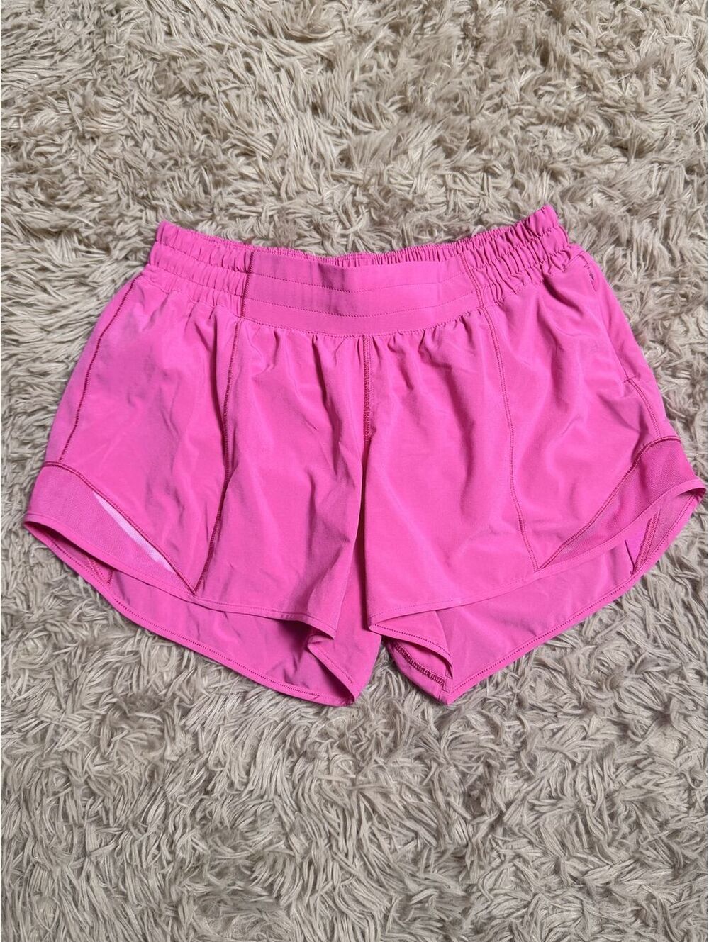 Lululemon Hotty Hot High Rise Long 4” Shorts Sonic Pink Size 8 Lined